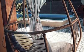 Casa Olivia- Alojamiento Con Piscina - Aeropuerto Ezeiza